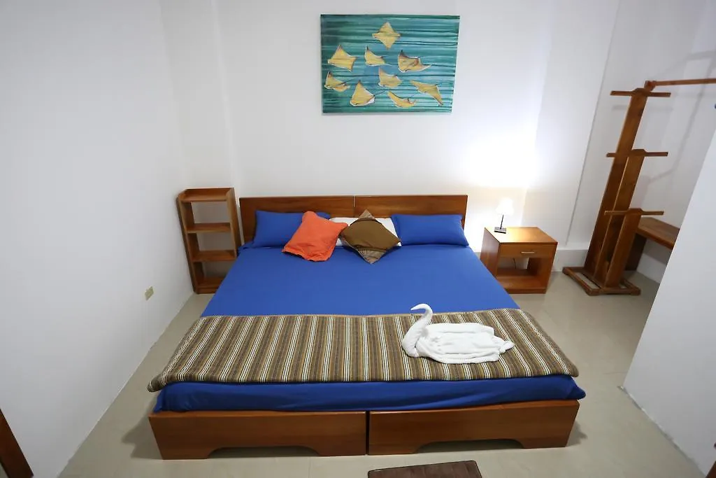 The Galapagos Pearl B&B Пуэрто-Айора 3*,