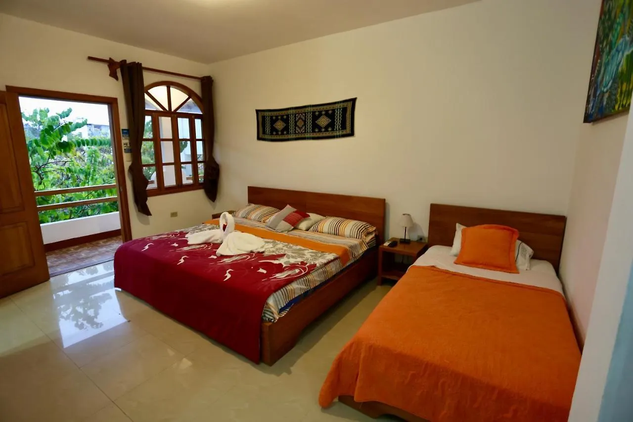 The Galapagos Pearl B&B プエルトアヨラ ベッド・アンド・ブレックファスト