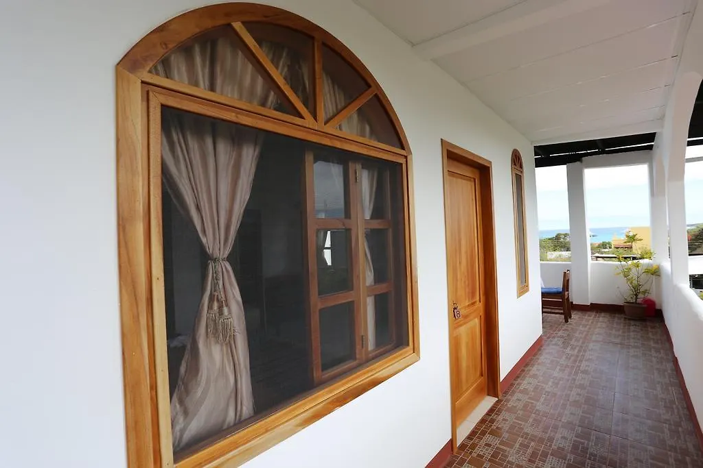 The Galapagos Pearl B&B プエルトアヨラ
