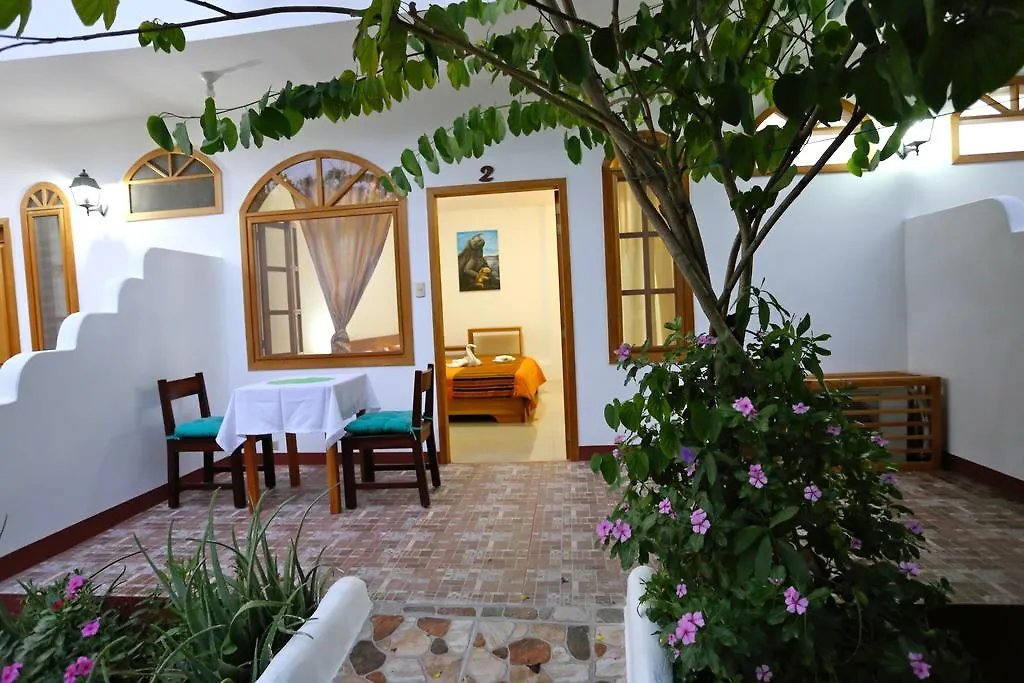 The Galapagos Pearl B&B プエルトアヨラ